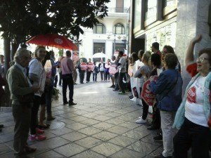 Stop Desahucios Granada 15M en las puertas del BBVA