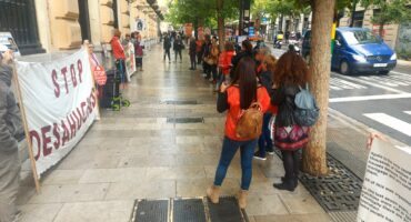 Stop desahucios en las puertas del Santander